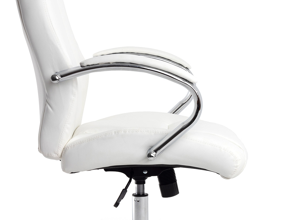 FAUTEUIL DE DIRECTION Q-CONNECT VERONA SIMILI CUIR BASE ACIER CHROME HAUTEUR MAX 1210MM LARGEUR 650MM PROF 730MM BLANC