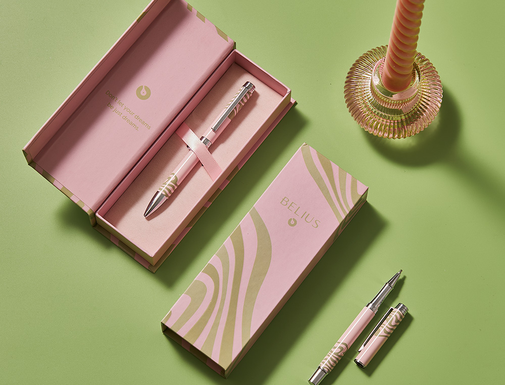 STYLO-BILLE BELIUS INK DREAMS ALUMINIUM ATTRIBUTS ARGENT ENCRE BLEUE COLORIS ROSE ONDULATIONS VERT MATCHA COFFRET CADEAU